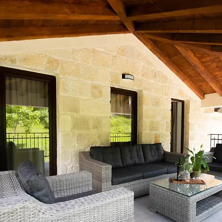 Stone House With 4 Bedrooms And Beautiful View Hrvace