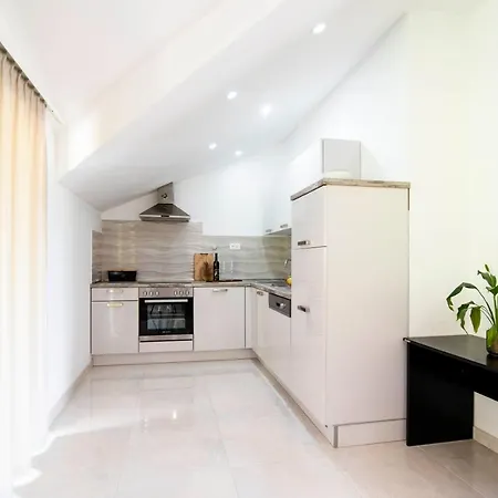 Stone House With 4 Bedrooms And Beautiful View *