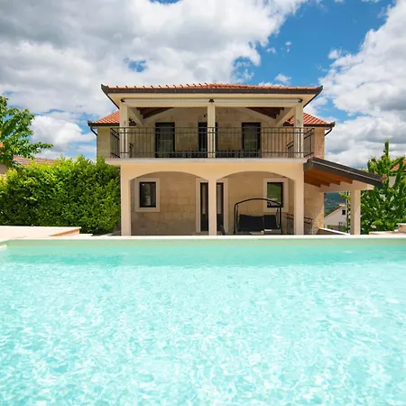 Stone House With 4 Bedrooms And Beautiful View Βίλα *