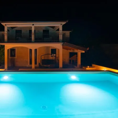 Stone House With 4 Bedrooms And Beautiful View Βίλα